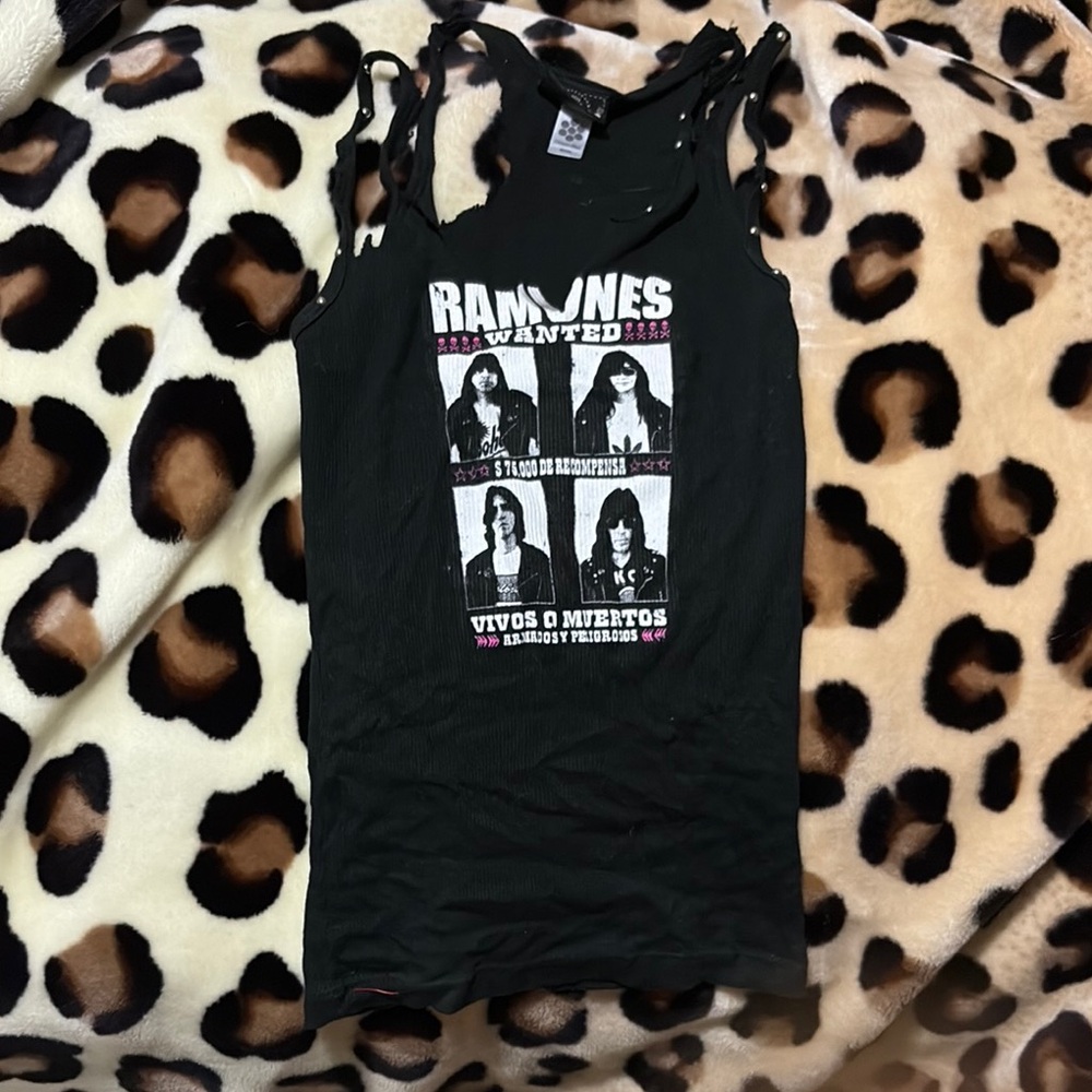 Vintage RARE Ramones Graphic Tank Top purposely distressed . Size m